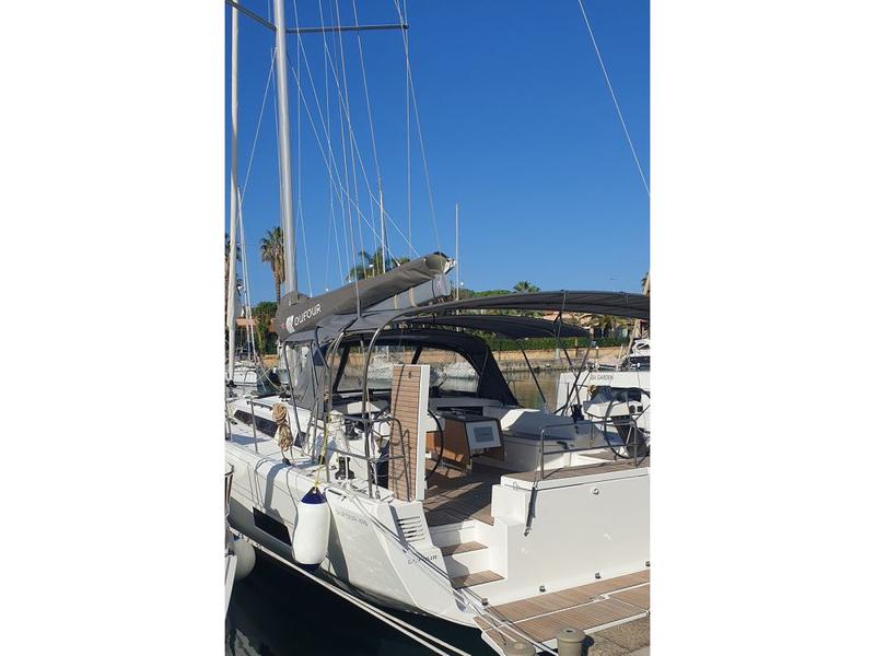 Book yachts online - sailboat - Dufour 470 Grand Large - Valchiria - rent