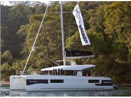 Book yachts online - catamaran - Lagoon 40 - Mithra - rent