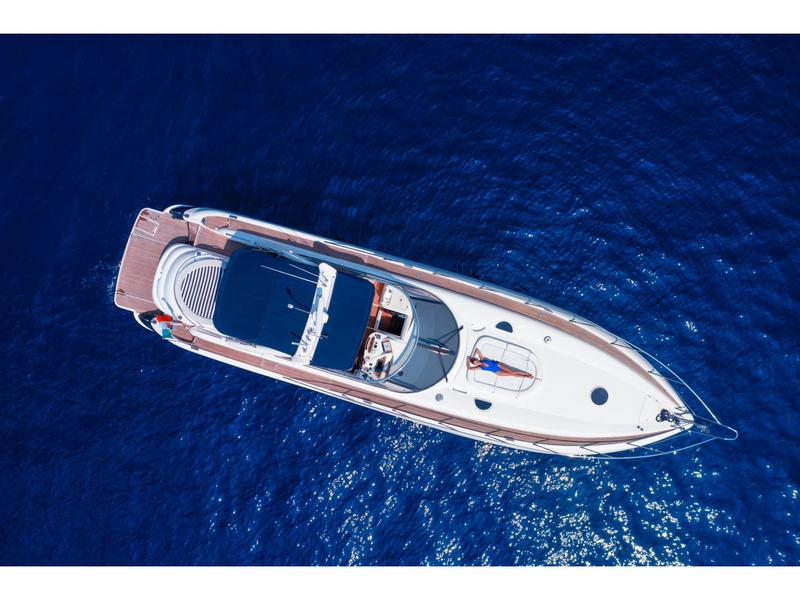 Book yachts online - motorboat - Predator 60 - MAGIC SUN S60 Sunseeker - rent