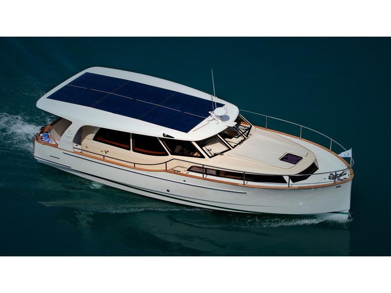 Book yachts online - motorboat - Greenline 33 - Mozart - rent