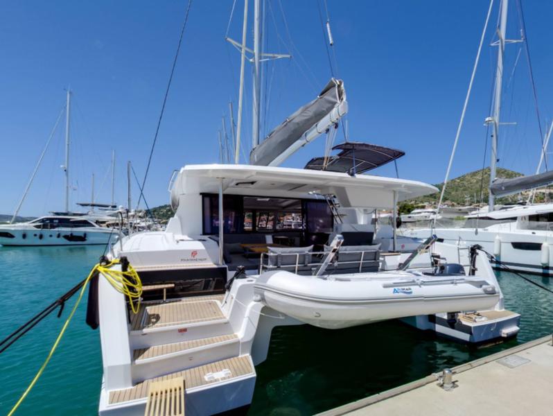 Book yachts online - catamaran - Astréa 42 - CRAZY DIAMOND - rent