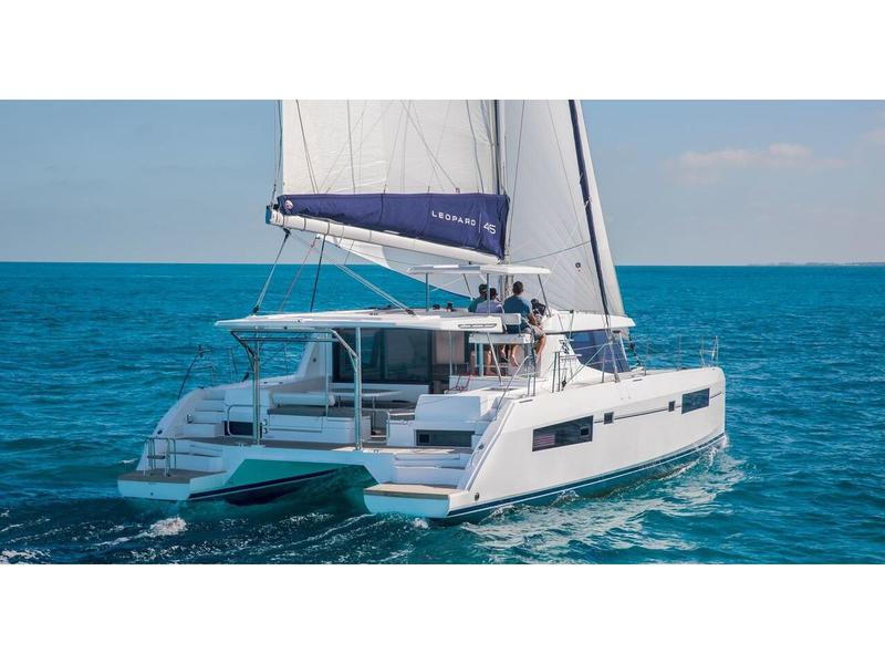 Book yachts online - catamaran - Leopard 45 - Marina - rent