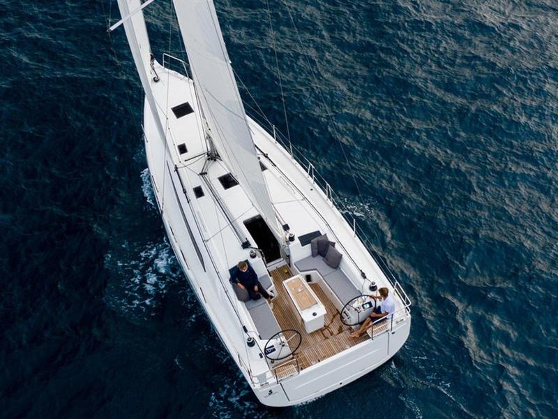 Book yachts online - sailboat - Moorings 42.3 -  - rent