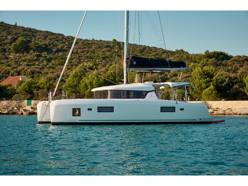 Book yachts online - catamaran - Lagoon 42 - ARIELLE - rent
