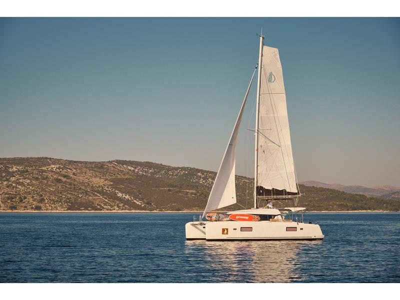 Book yachts online - catamaran - Lagoon 42 - No name - rent