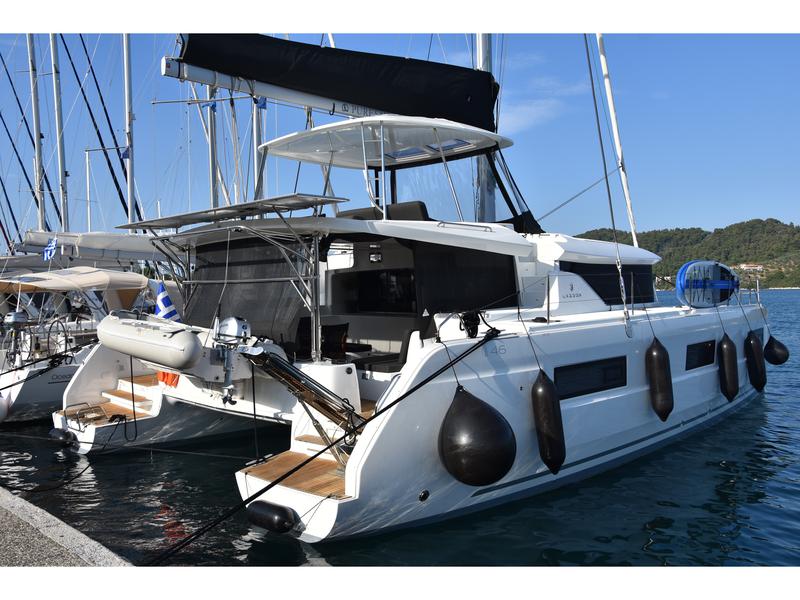 Book yachts online - catamaran - Lagoon 46 - ASTRAEUS - rent