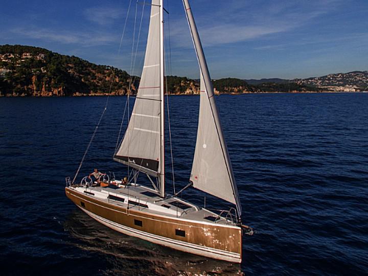 Book yachts online - sailboat - Hanse 418 - Lauda - rent