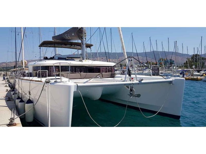 Book yachts online - catamaran - Lagoon 450 Fly - ISMA - rent