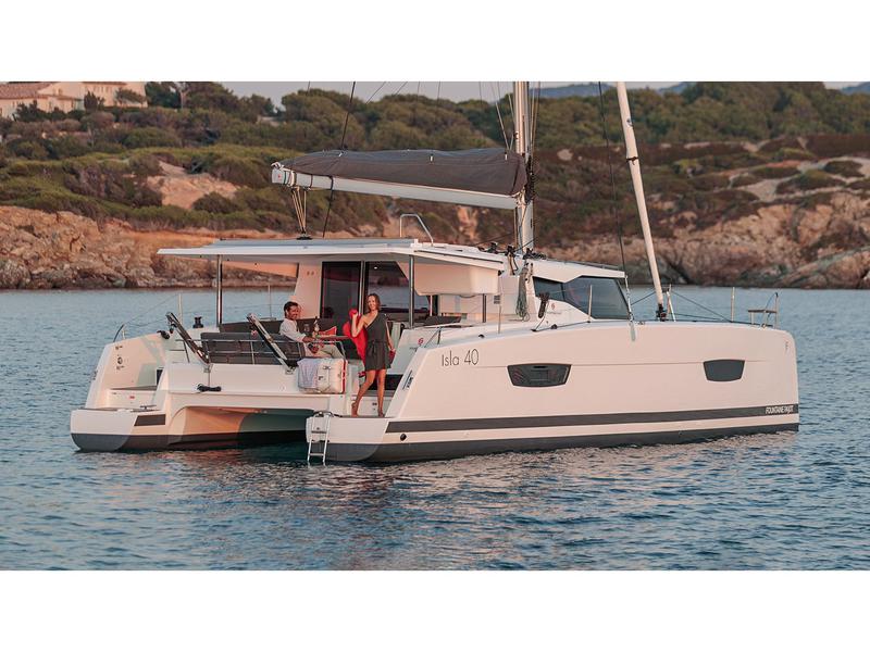 Book yachts online - catamaran - Isla 40 - Laja - rent