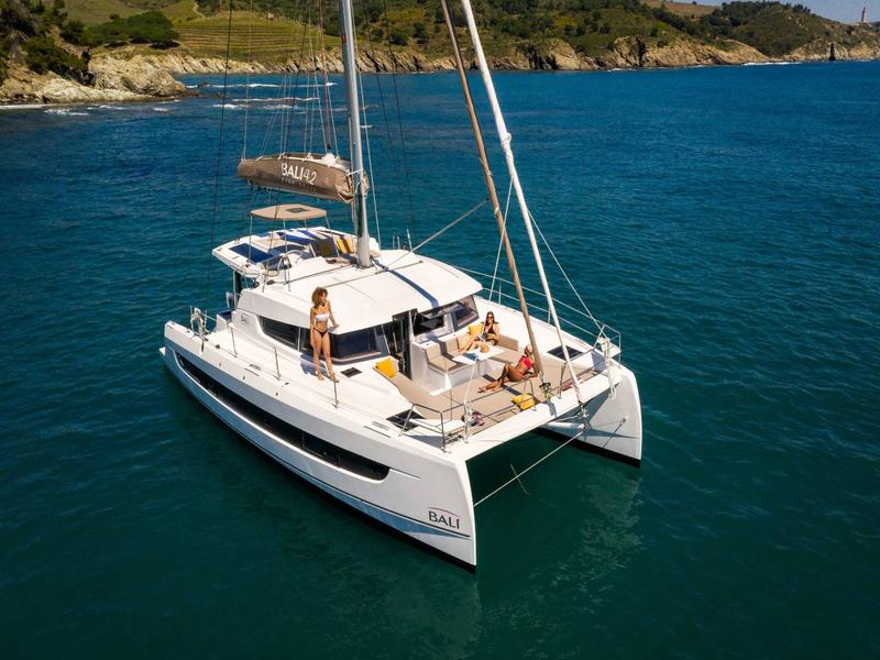 Book yachts online - catamaran - Bali 4.2 - SR IX - rent