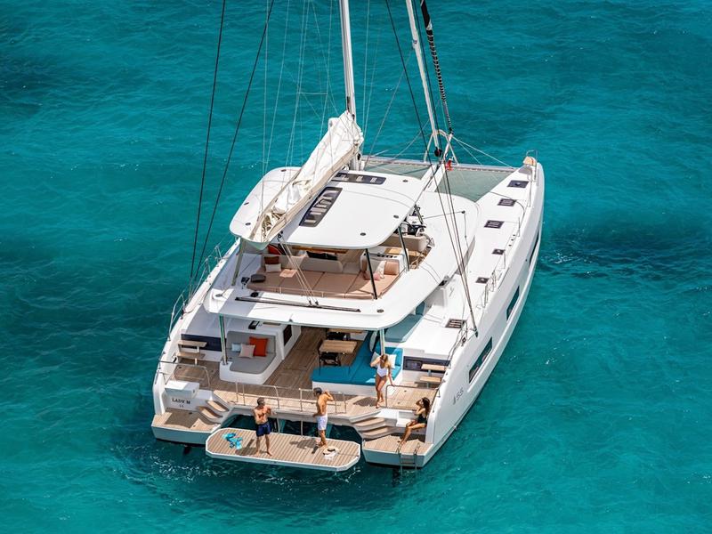 Book yachts online - catamaran - Lagoon 55 - ARCA II - rent
