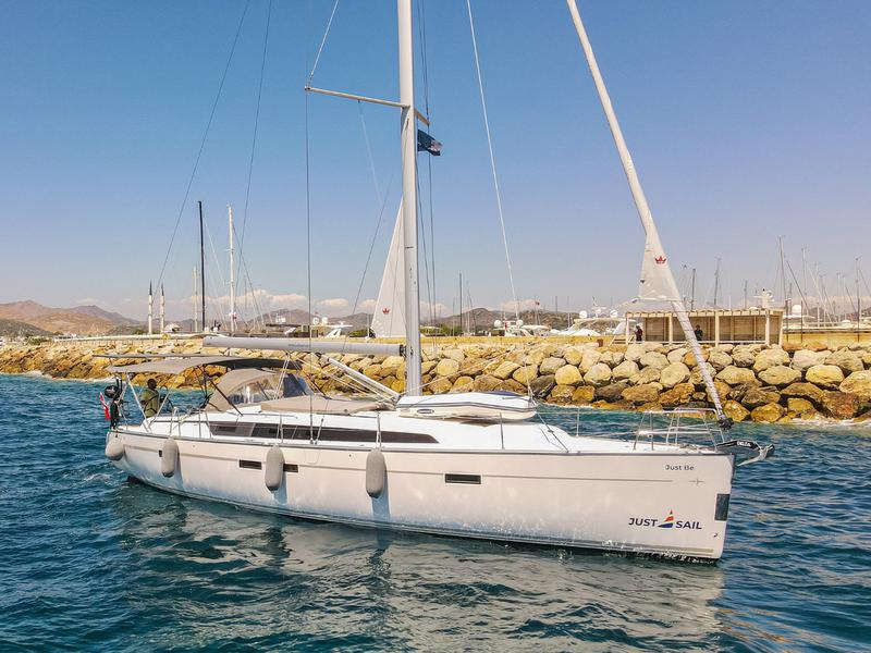 Book yachts online - sailboat - Bavaria Cruiser 46 - Just Be - rent