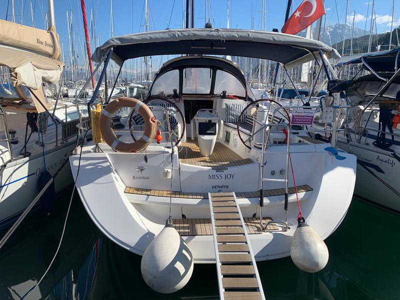Book yachts online - sailboat - Sun Odyssey 42i - Miss Joy - rent