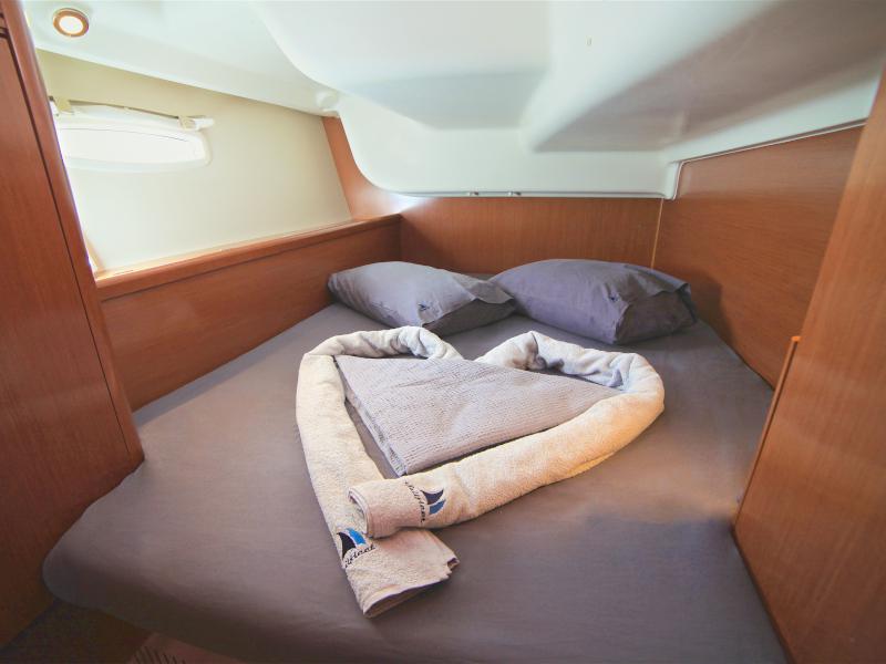 Book yachts online - sailboat - Oceanis 40 - Violet - rent