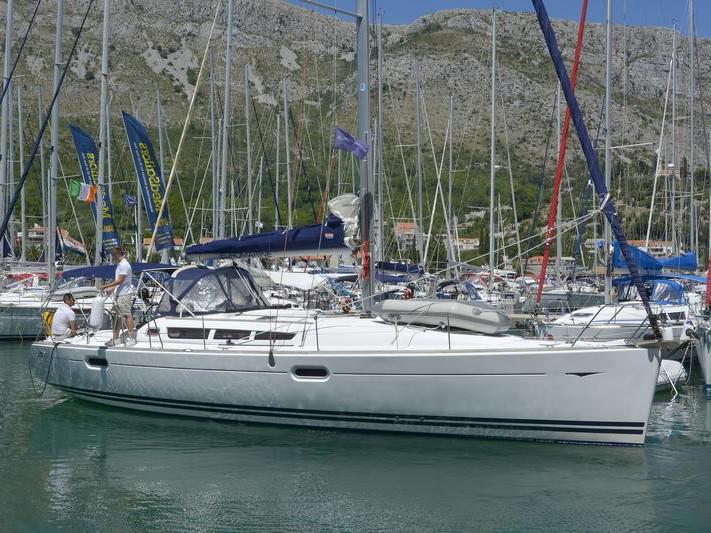Book yachts online - sailboat - Sun Odyssey 42 i - Winter Breeze - rent