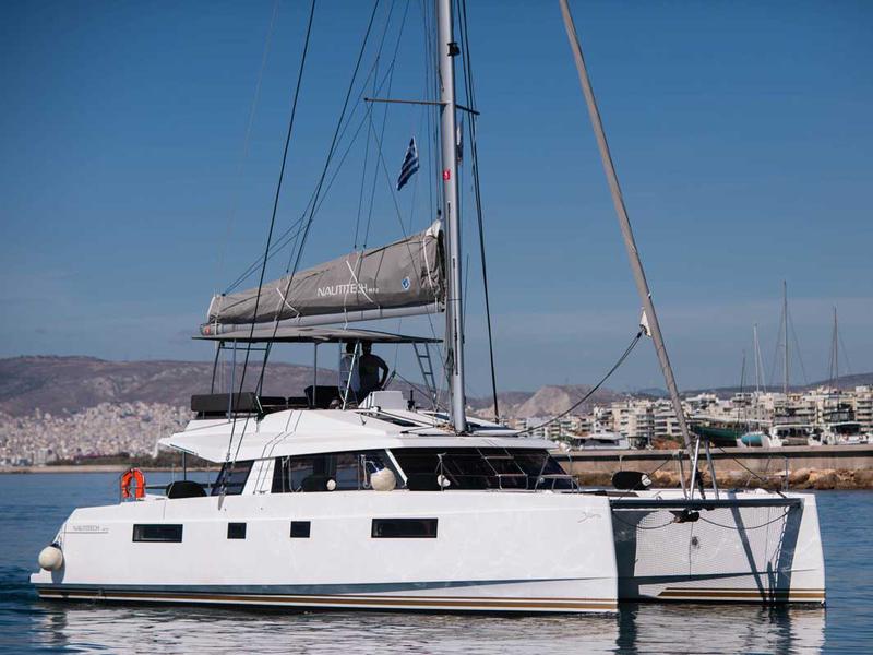 Book yachts online - catamaran - Nautitech 46 Fly - Cabrio - rent