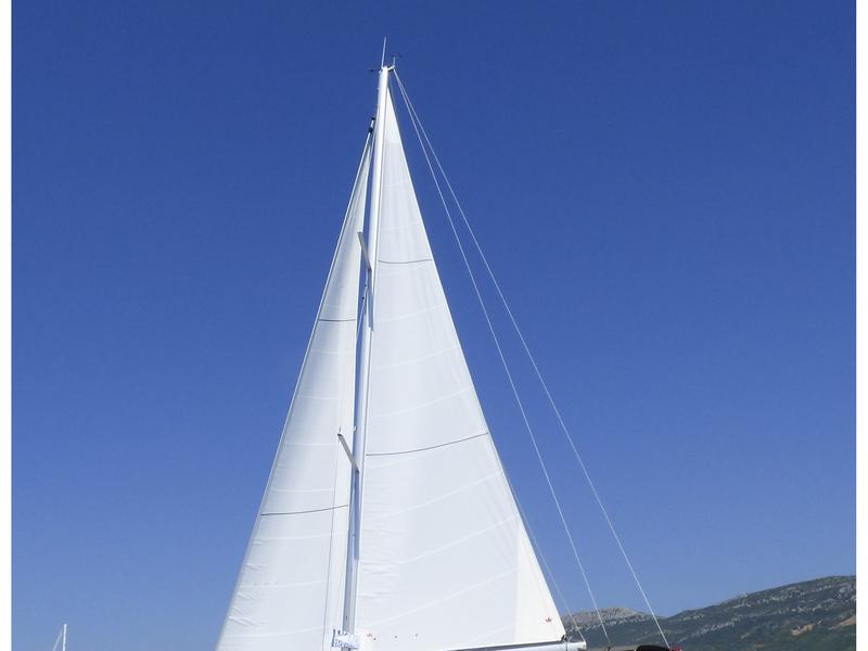 Book yachts online - sailboat - Dufour 470 owner layout - Angelique - rent