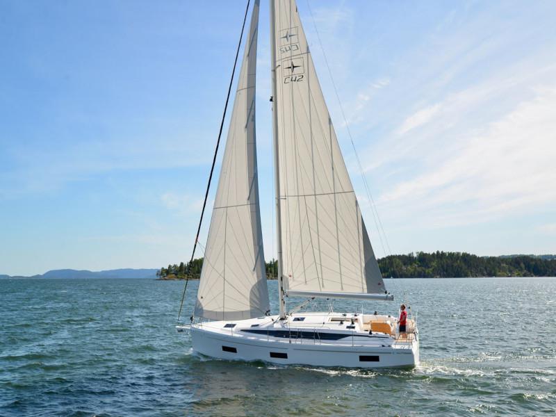 Book yachts online - sailboat - Bavaria C42 - Maraschino - rent