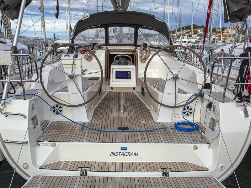 Book yachts online - sailboat - Bavaria Cruiser 41 - Instagram - rent