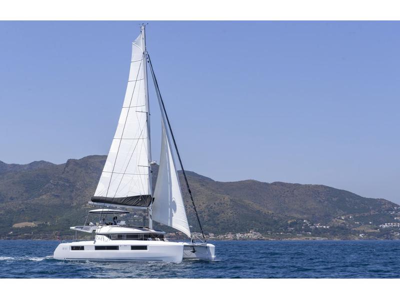 Book yachts online - catamaran - Lagoon 51 - Navya - rent