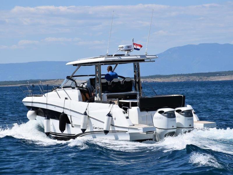 Book yachts online - motorboat - Cap Camarat 10.5 WA - 272679 CK - rent