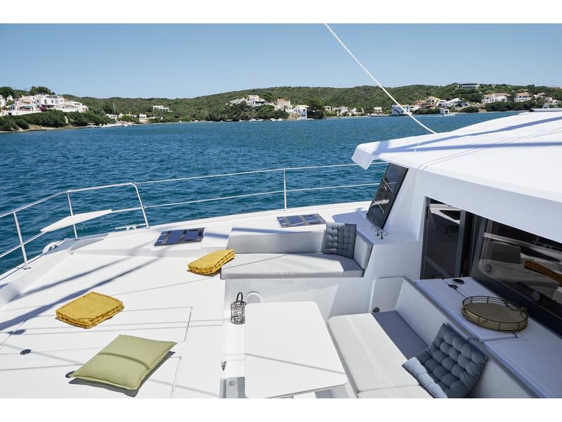 Book yachts online - catamaran - Bali 4.4 - Lou Creusois - rent