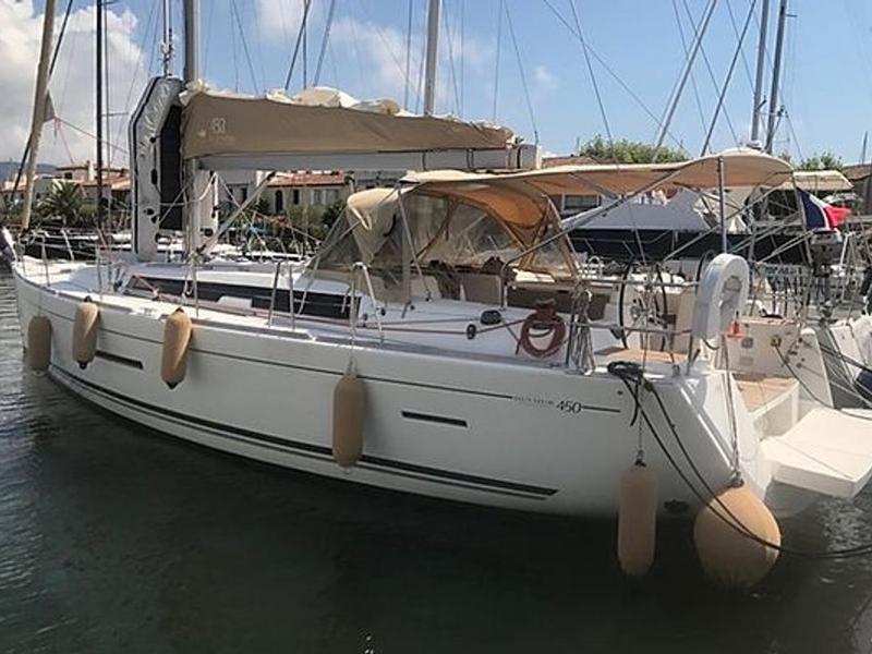 Book yachts online - sailboat - Dufour 450 - Flavia III - rent