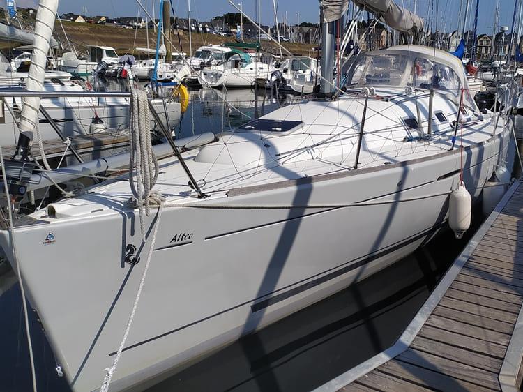 Book yachts online - sailboat - First 31.7 - Orion - rent