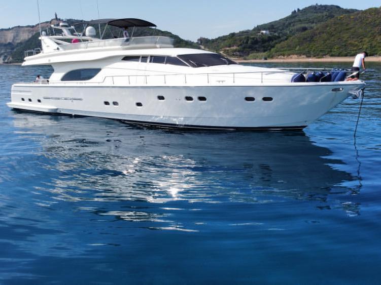 Book yachts online - motorboat - Ferretti 80 - Kentavros II - rent