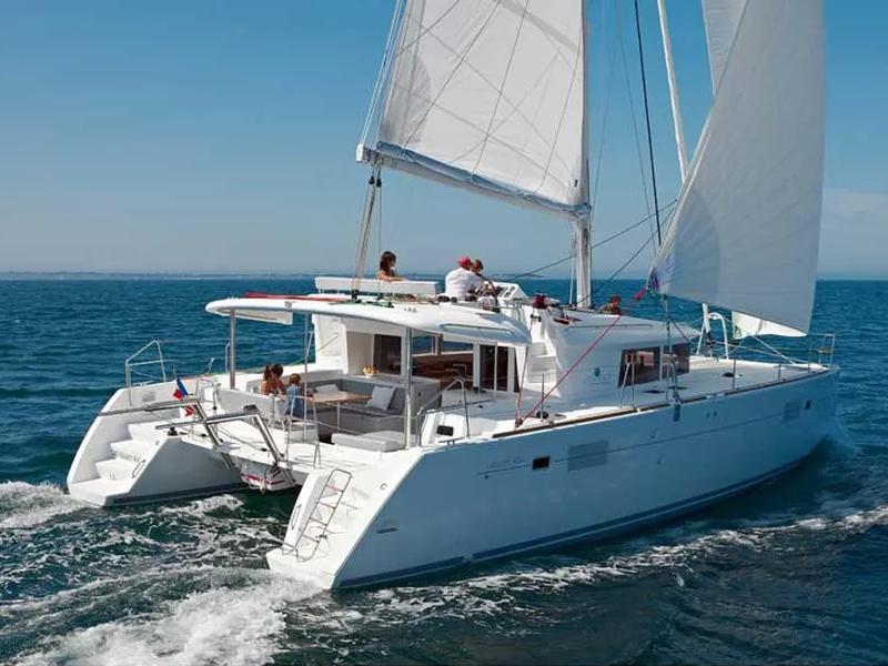 Book yachts online - catamaran - Lagoon 450 - La Leutenente - rent