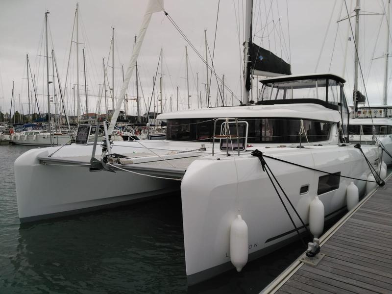 Book yachts online - catamaran - Lagoon 42 Premium A/C - Affligem - rent