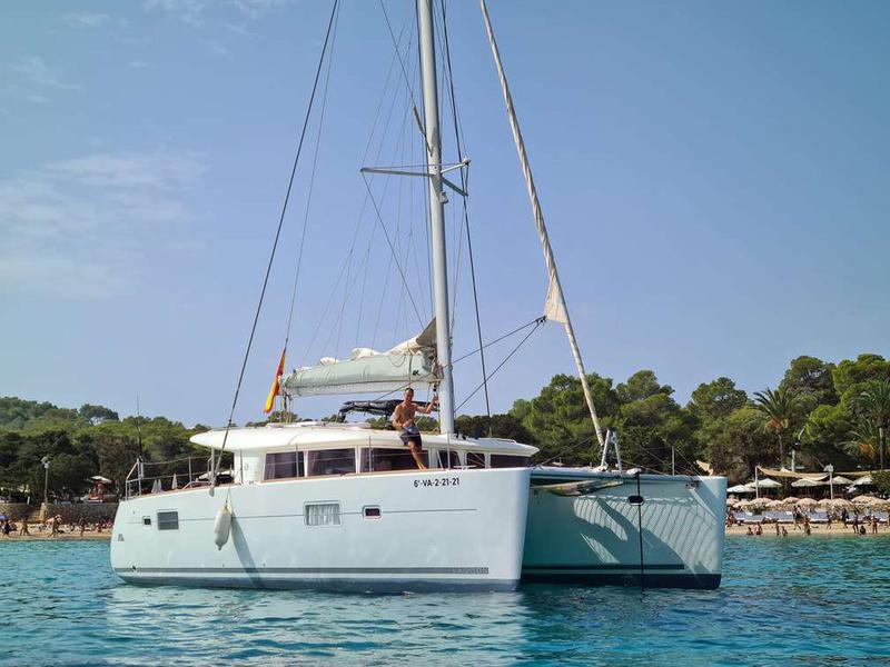 Book yachts online - catamaran - Lagoon 400 - Mia - rent