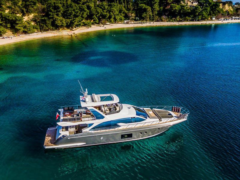 Book yachts online - motorboat - Azimut 66 Fly - My Karat II - rent